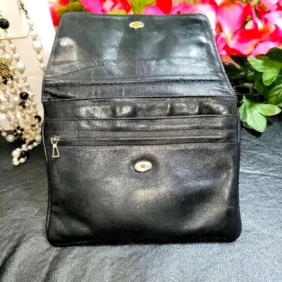 Bottega Veneta Leather Pouchette Bag Authentic with unbranded chain - Picture 7 of 12